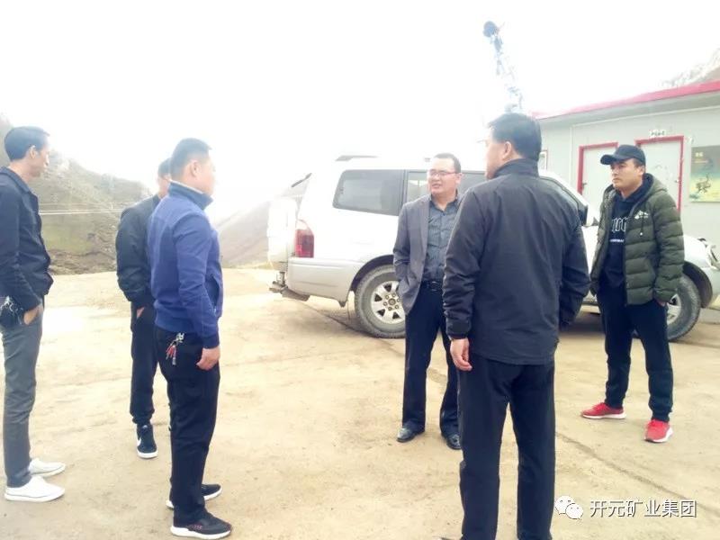 科學(xué)發(fā)展 統(tǒng)籌兼顧 穩(wěn)步生產(chǎn)│州、縣國土資源局領(lǐng)導(dǎo)赴興海銅鑫進(jìn)行年檢