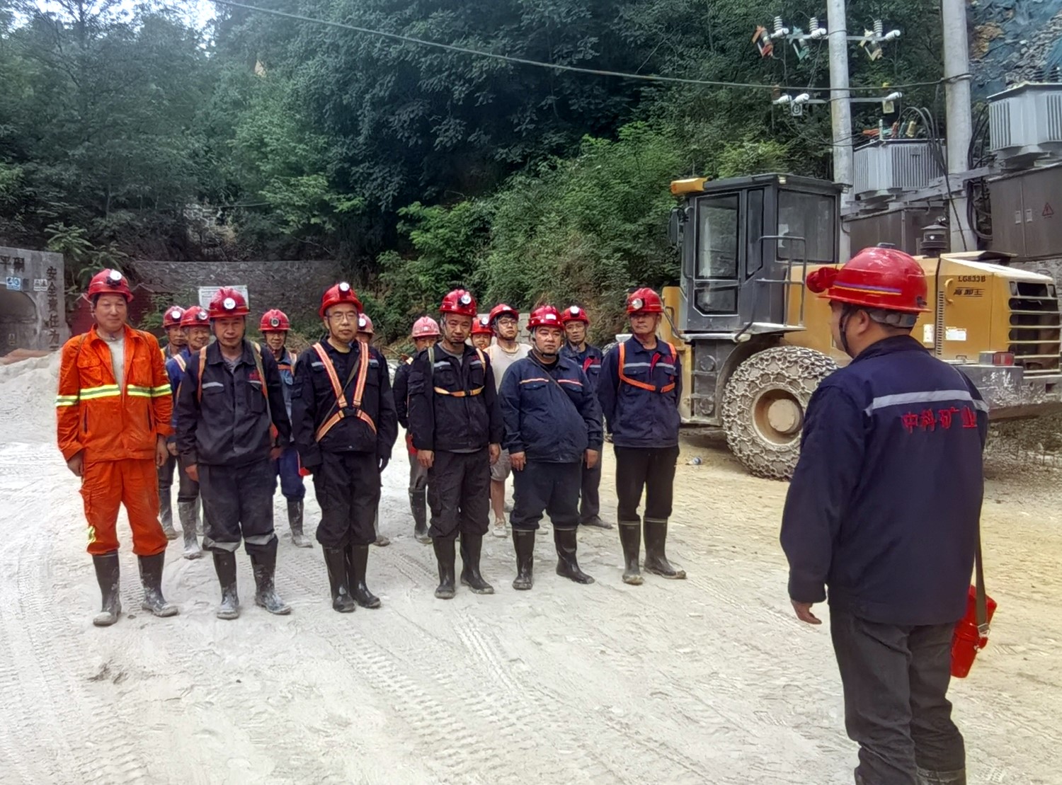 “汛” 速行動｜柳關(guān)欒盧鉛鋅礦成功開展雨季“三防”應急演練
