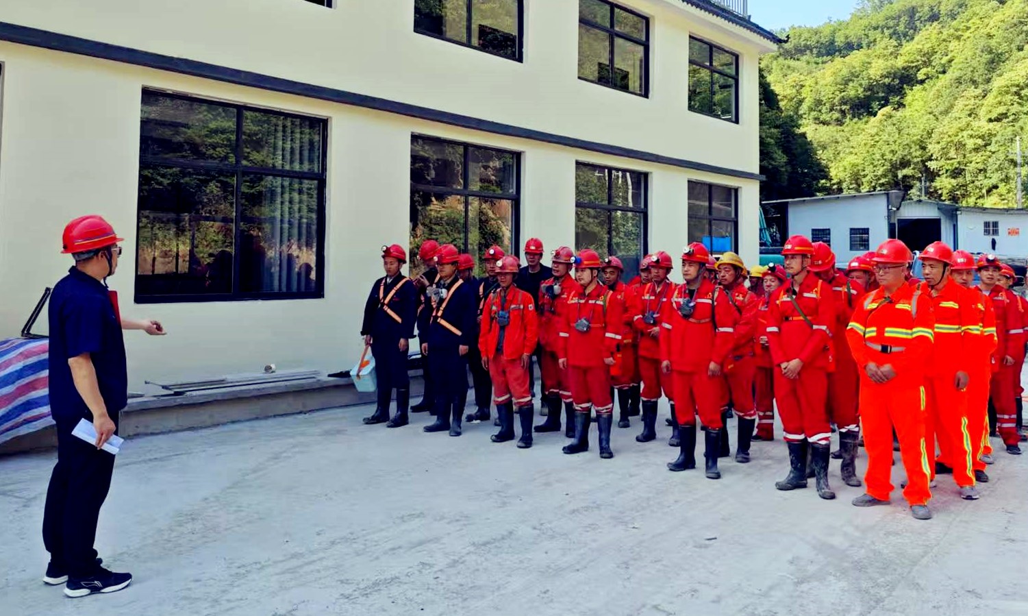 安全生產(chǎn)月｜雙河金礦圓滿開展綜合應急預案演練