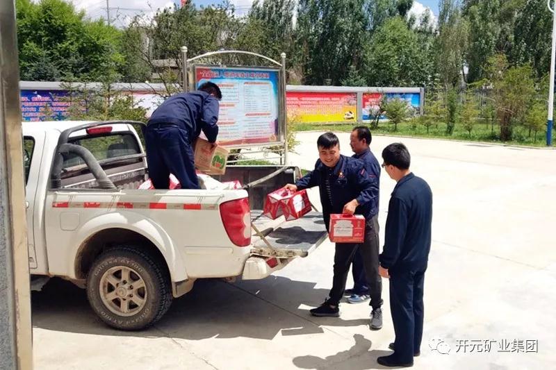 一家親│興海銅鑫慰問部隊(duì)官兵，共話軍企團(tuán)結(jié)魚水情